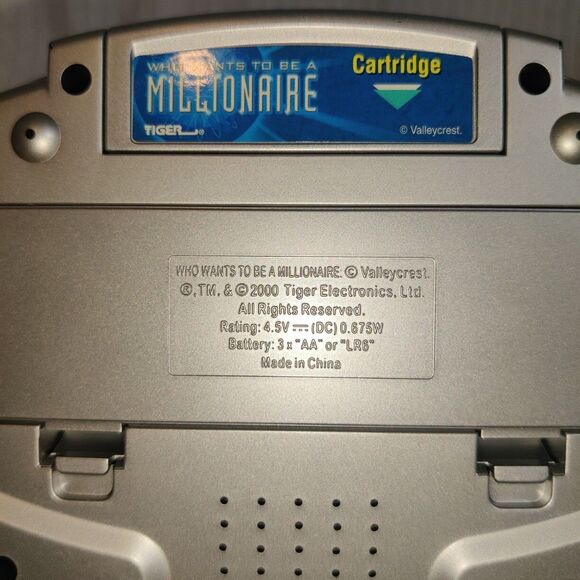 Vintage Lot of 3 items-One Electronic Handheld Game and Two PC Games-Pre Owned - Picture 11 of 16